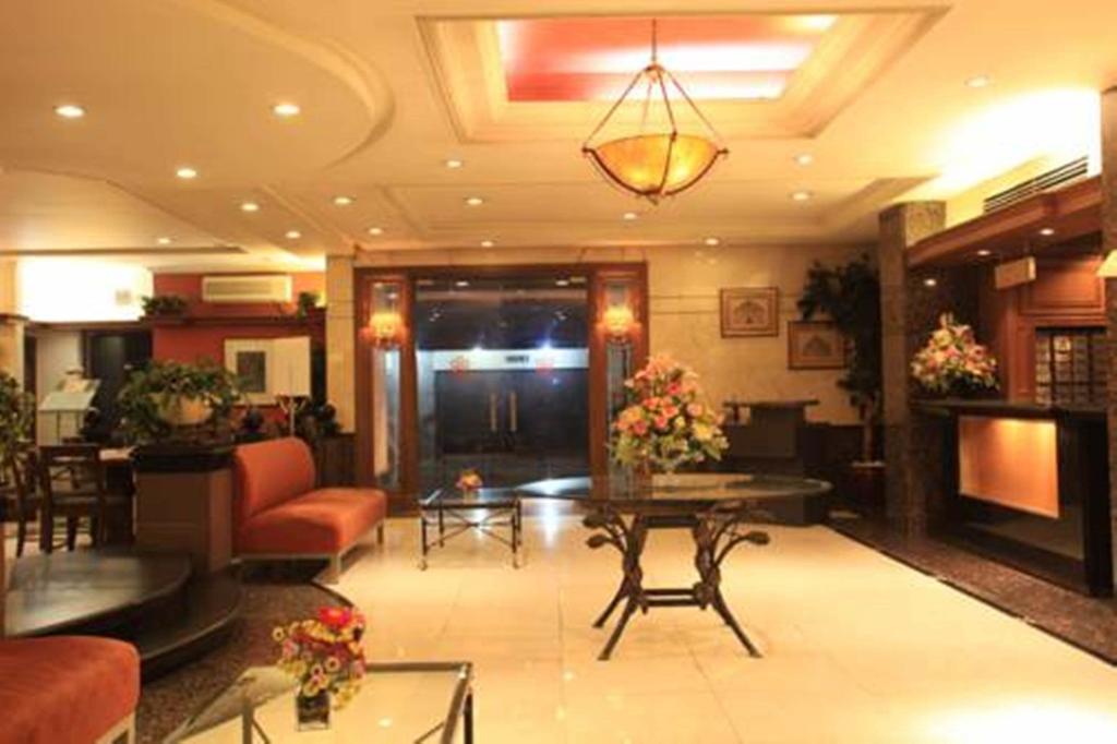 Mabini Mansion Hotel & Residential Suites Маніла Екстер'єр фото